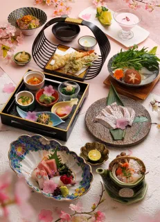 【浪漫櫻花之約 🌸 Blooming Sakura】
🎋 為迎接「花見」季節,嵯峨野再度於3及4月推出擺盤精緻、滿載春日食材的7道菜櫻花懷石晚餐。
🩷 It’s time for a romantic date during the cherry blossom season at Sagano. Savour a beautifully presented 7-course kaiseki dinner crafted with spring ingredients from now until the end of April.
預訂 | Book Now
☎: 2313 4222
🖥️: 請到主頁面點擊連結 Link in Bio
#NewWorldHotels #MyMillennium #NewWorldMillenniumHongKongHotel #千禧新世界香港酒店 #Sagano