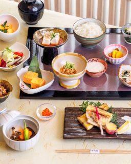 【加推！日式早餐 🇯🇵 Japanese Breakfast】
📢 好消息！由於反應熱烈，我們將繼續供應傳統日式早餐體驗至5月底。逢星期日及公眾假期早上蒞臨嵯峨野，品嚐超過15款精緻日式家庭早晨滋味，充滿活力地迎接假日滿滿行程。

Good news to Japanese food lovers! Due to popular demand, our authentic Japanese breakfast will now be available every Sunday and public holidays until the end of May. Book your spot and relish over 15 delicate flavours of traditional morning delights for an energised morning. 

😋 必食美饌 Must-try items:
🔹 納豆 Natto
🔹 鹽燒鯖魚 Grilled Mackerel
🔹「蘭王」雞蛋卷 Pan-fried Egg Roll
🔹 葱免治吞拿魚腩飯 Minced fatty tuna with spring onion on rice (+ HKD40)
💰每位 HKD180 +10% per person

☎️ 立即預訂 l Book now: 2313 4222
🖥️: 請到主頁面點擊連結 Link in Bio

#NewWorldHotels #MyMillennium #NewWorldMillenniumHongKongHotel #千禧新世界香港酒店 #Sagano