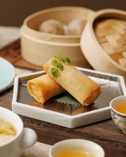 🥟 令人引頸以待的星期一至五任食點心午餐現以全新菜譜登場。於桃里品嚐30款前菜小食、廣東經典美點、老火例湯、懷舊甜品等等，兩位用只需HKD780 +10%。

🥢 The most anticipated weekday all-you-can-eat dim sum lunch continues with a refreshed menu! Savour unlimited servings of 30 selections of appetisers, Cantonese classics, comforting soups, desserts and more at Tao Li, all for just HKD780 +10% for two persons. 

預訂 | Book Now
☎: 2313 4222
🖥️: 請到主頁面點擊連結 Link in Bio

#NewWorldHotels #MyMillennium #NewWorldMillenniumHongKongHotel #千禧新世界香港酒店 #TaoLi