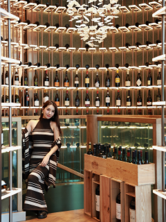 🍷 沉醉微醺縱享一夜。發掘The Lounge超過1,000款的人氣及小眾葡萄酒藏，品味珍品同時享受現場爵士樂表演及環球美饌。

Your perfect way to wine and unwind. Discover our extensive collection of over 1,000 wine labels and indulge in an evening of live jazz and international gourmet delights at The Lounge.

📸: @莎拉姐姐🐾, @ KellyHuang, @吕星熙