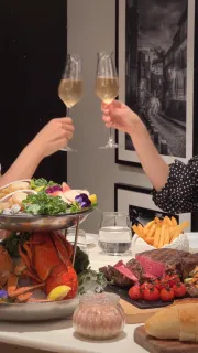 👩🏻❤️👨🏻 最滋味約會提案:由是日精選烤肉、經典前菜、任食配菜至無限暢享氣泡酒,讓我們為您輕鬆安排體面且性價比高的用餐體驗。𝕋𝕙𝕖 𝔻𝕒𝕚𝕝𝕪 𝔾𝕣𝕚𝕝𝕝 烤肉盛宴晚餐兩位用只需HKD888,立即了解更多。
🥂 Grill of the day, classic appetisers, unlimited sides, and free-flow bubbles… your perfect date night awaits. Enjoy 𝕋𝕙𝕖 𝔻𝕒𝕚𝕝𝕪 𝔾𝕣𝕚𝕝𝕝 dinner menu from just HKD888 for two.
📍:La Table French Brasserie
📅: 即日至9月底 Now to end of Sep
🕰️:星期一至六 Mon to Sat | 6:30 – 10 p.m.
☎️:2313 4222
*須另加一服務費 Subject to 10% service charge
#NewWorldHotels #MyMillennium #NewWorldMillenniumHongKongHotel #千禧新世界香港酒店 #LaTable